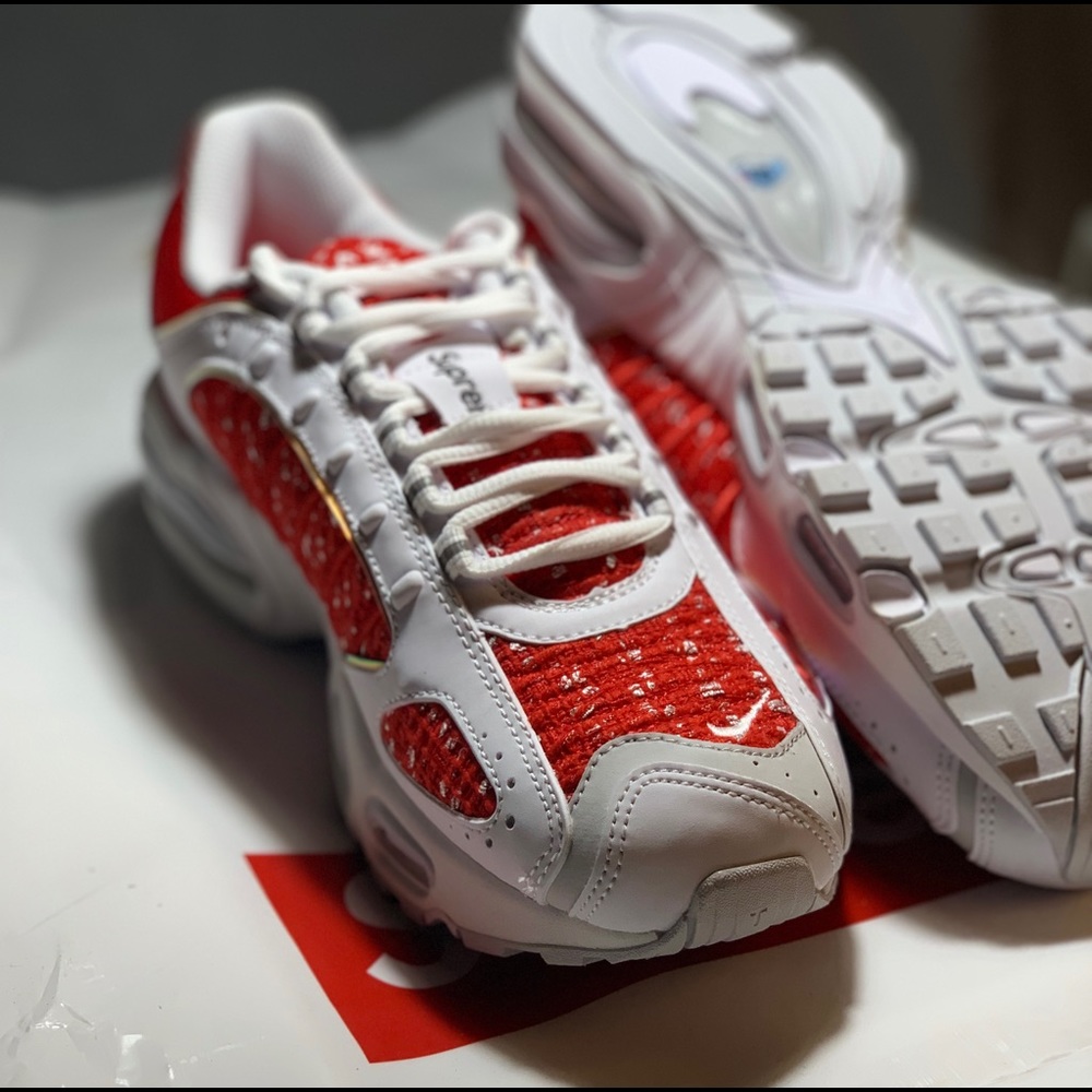 Supreme x Nike Air Max Tailwind IV - Picture 2 of 5